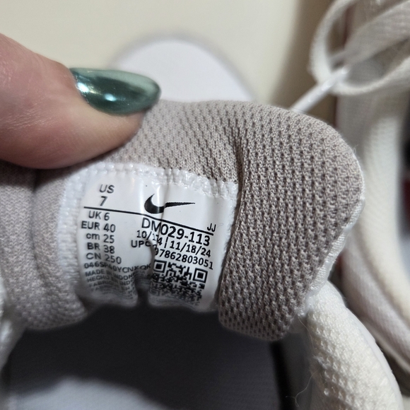 Nike Air Max White, Red And Gray Sneakers - Women's 8.5 / Youth 7 - Picture 5 of 8